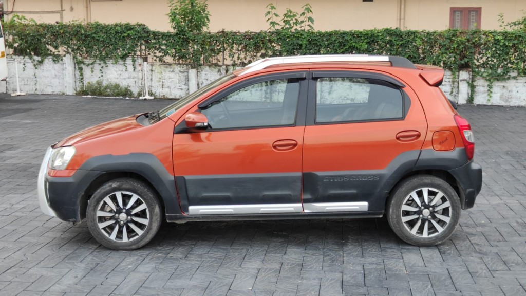 Used Cars in Trivandrum, Kerala - Toyota Etios Cross 1.2G