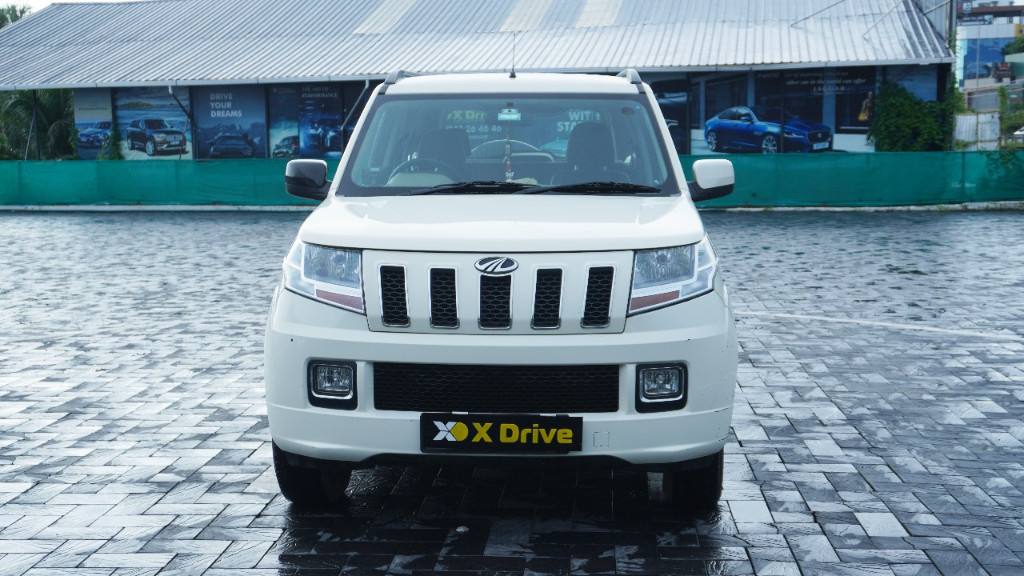 Used Cars in Trivandrum, Kerala - MAHINDRA TUV300 T8 mhawk 100 WHITE